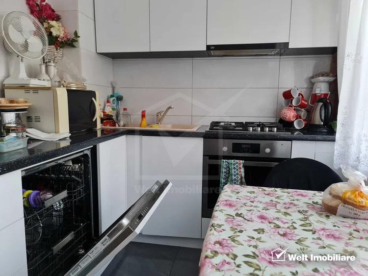Vând apartament 3 camere, Dambu Rotund