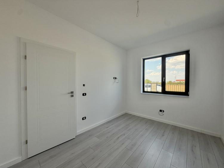Duplex 4 camere, parter+etaj, 104mp utili, 270mp teren in Giroc
