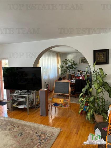 Vila de exceptie 6 camere 450 mp utili, 1000 mp teren, piscina Rosu-Padure