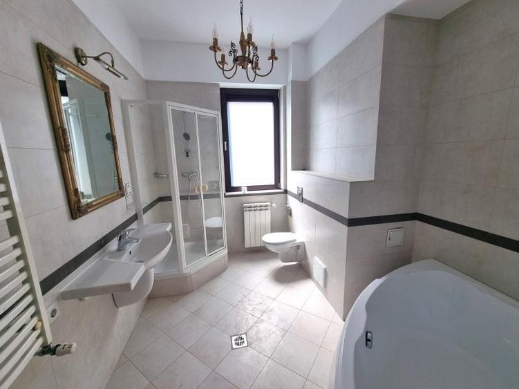 Apartament 4 camere cu tereasa de 160 mp
