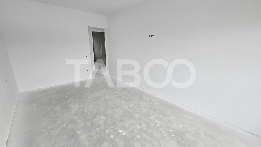 Casa de vanzare 380mp teren liber 4 camere 2 parcari Selimbar