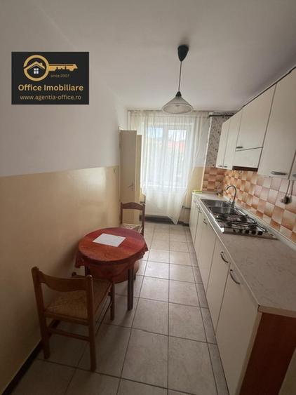 Zona Mc Donalds apartament 2 camere etaj 2 decomandat