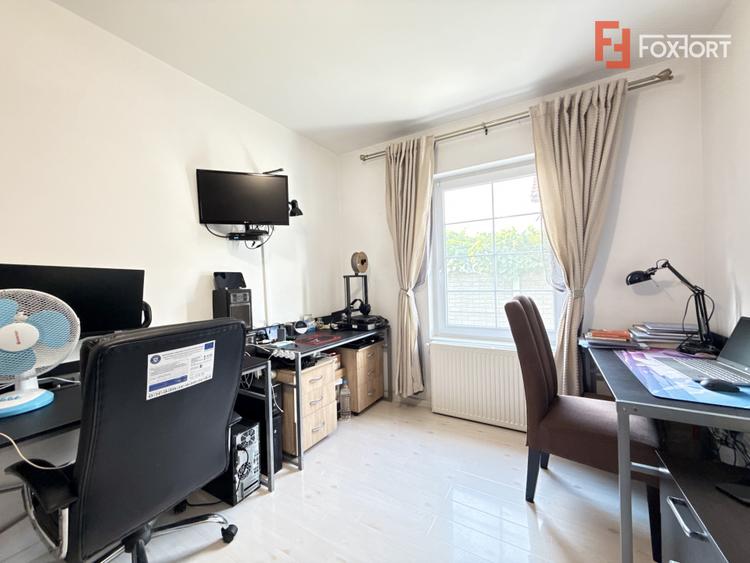 Casa cu 5 camere, 219 mp utili si 588 mp teren, de vanzare in Sanmihaiu Roman