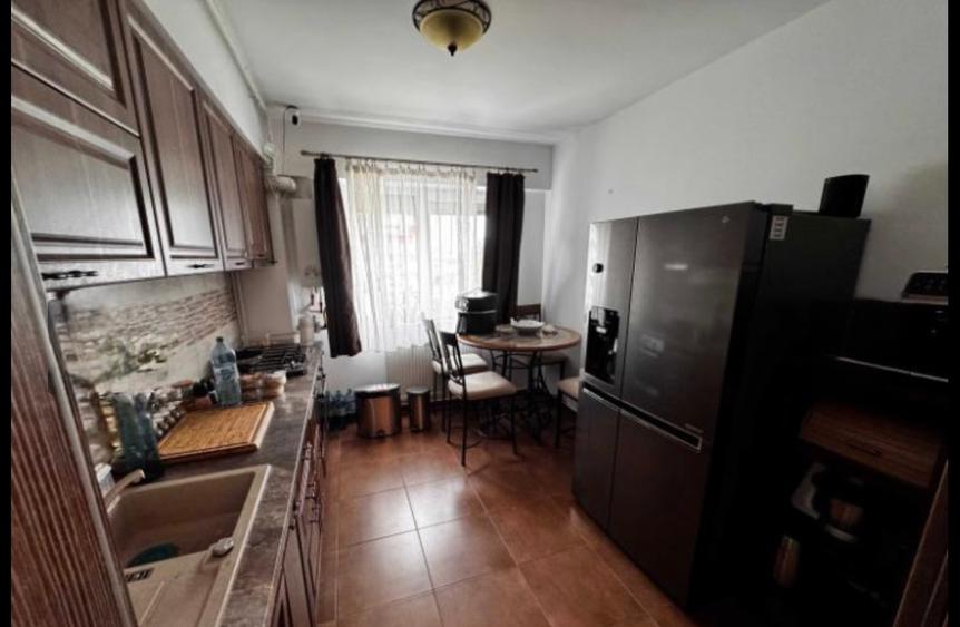 Vânzare apartament 3 camere și boxă Rotar Park1/ metrou Păcii