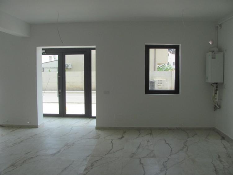 Spatiu Comercial, Stradal, Parter