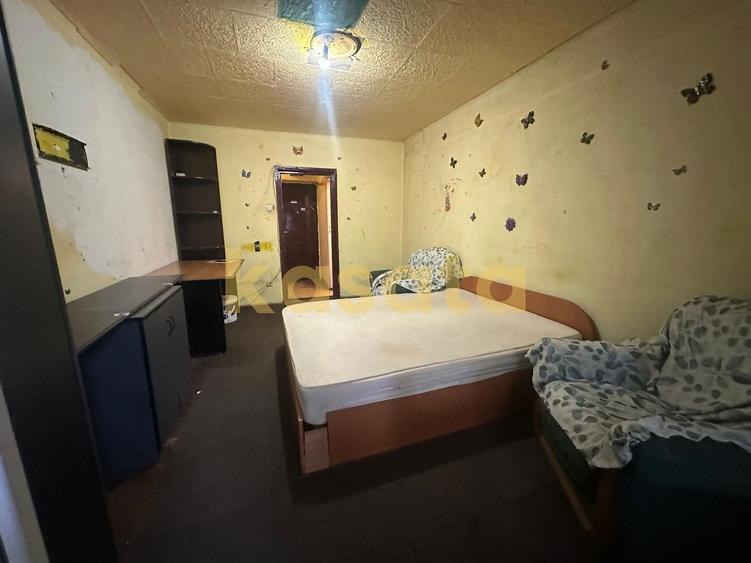 Garsonieră de vânzare – 23 mp, etaj 2/4, ideală pentru renovare