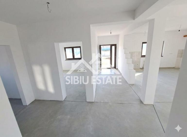 Casa 5 camere, TEREN MARE, pret BUN - 5