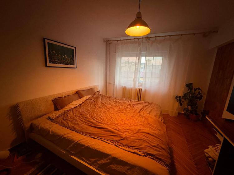 UNIRII, CASA POPORULUI, vedere spate, linistit (zgomot redus)
