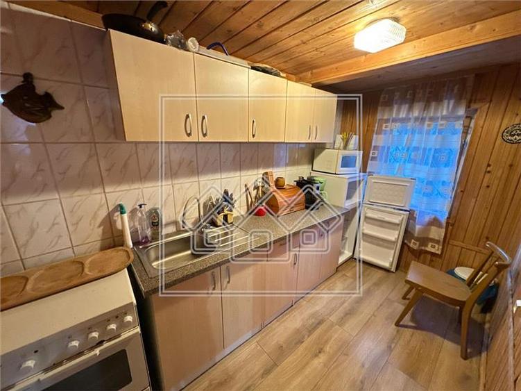 Casa de vacanta in Cartisoara, Transfagarasan - teren 971 mp, 8 camere