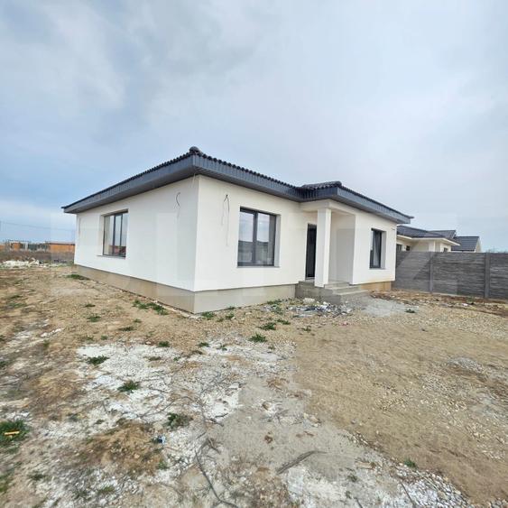 De vanzare casa Santandrei pe un singur nivel in spatele Primariei