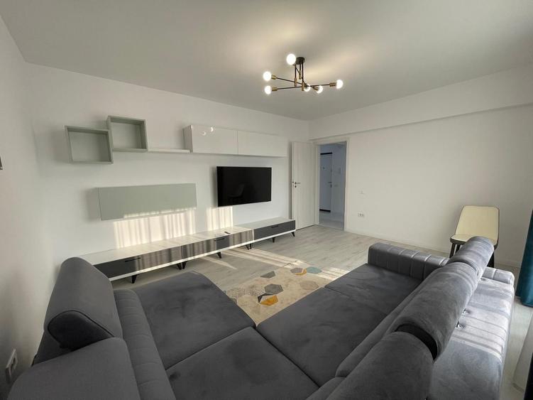 AP. 2 CAMERE- APARATORI,PARCARE INCLUSA, MASINA DE SPALAT VASE, METROU