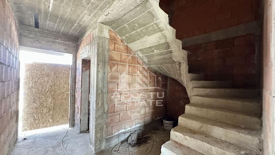 Jumatate de duplex cu 4 camere de vanzare in Giroc