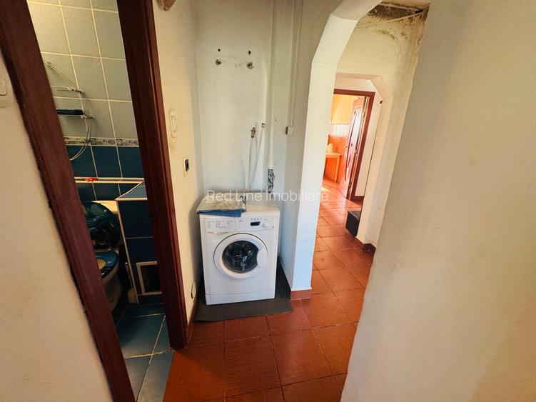 3 camere, decomandat, 2 balcoane,termositem,gaze in  zona semicentrala - 9