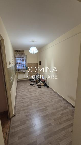 Vânzare garsonieră spațioasă, 48 mp situată în Târgu Jiu, strada Mărgăritarului