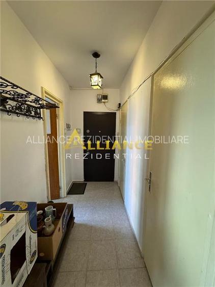 3 Camere Dristor I metrou 7 min - 9