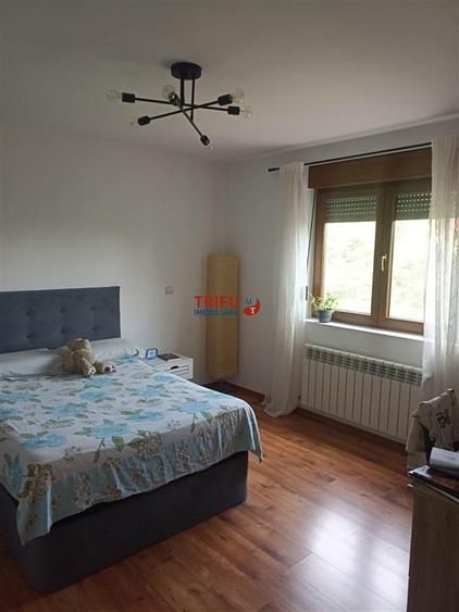 Casa de vanzare 5 camere 560 mp teren Cetate !