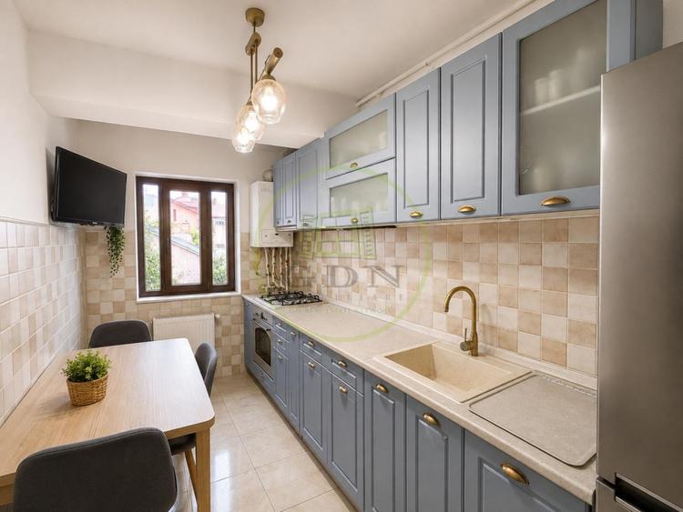 Apartament 2 camere | 47,9 mp + balcon 9,9 mp | Etaj 1/3 | Centrală proprie