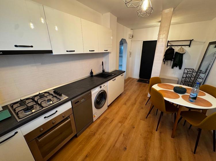 Apartament proaspăt renovat cu vedere spectaculoasă la lacul Tinretului