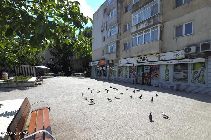 Tomis Nord - Badea Cartan, apartament cu 3 camere, decomandat, etaj 3! - 3