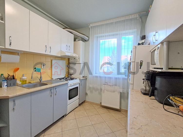 Apartament decomandat, etaj1 Intre Lacuri!!