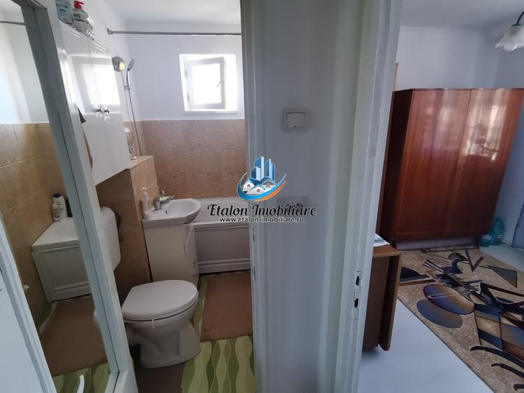 Apartament 4 camere, decomandat, 65 mp, Calea Romanului - Rate