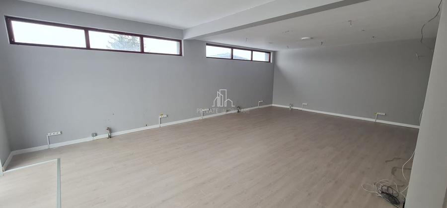 Clădire de Birouri Moderna 930 Mp/Teren 4 362 Mp De Vanzare, Nazna