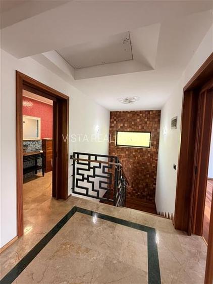 Vila de lux - 4 camere , teren 810mp teren,  Sanpetru - Brasov - 4