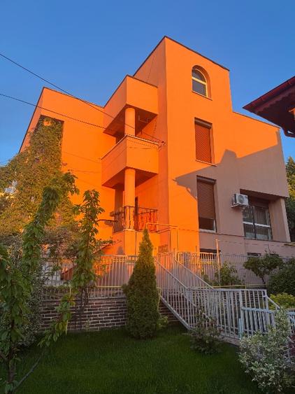 Casa ultracentrala de inchiriat