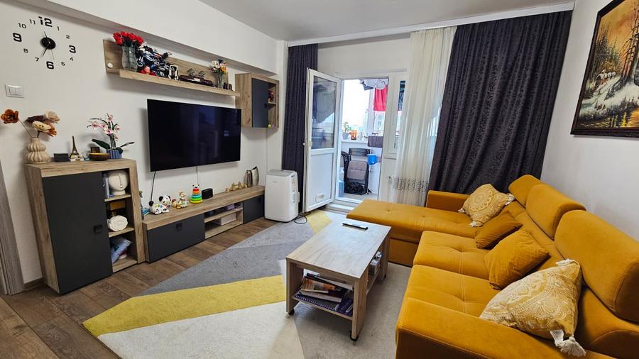 Apartament 3 camere Onix-Grivitei,renovat lux,decomandat,145000 Euro
