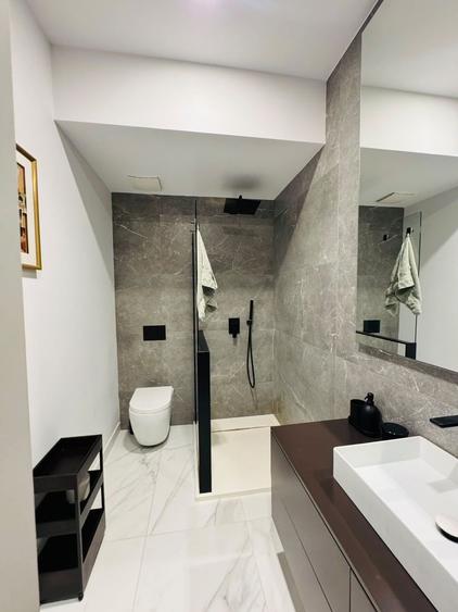 Apartament 3 camere Piata Romana/Bloc nou/Curte 131mp/Parcare