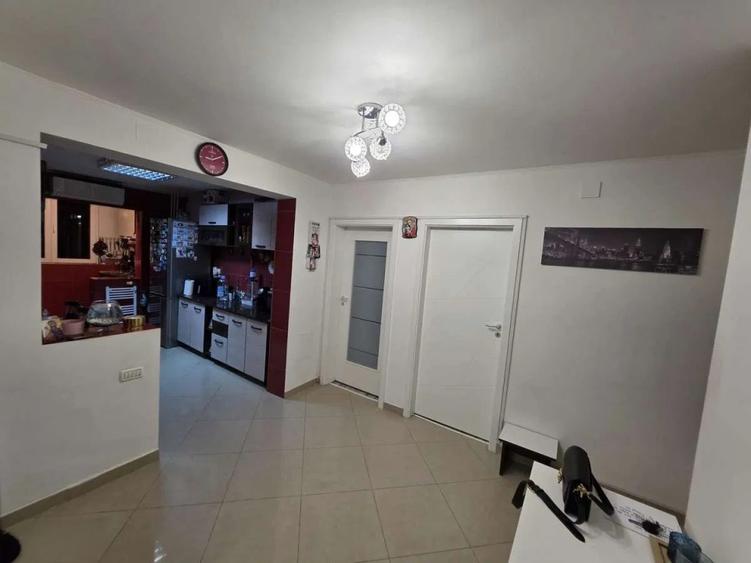 Apartament cu 4 camere - metrou Aparătorii Patriei