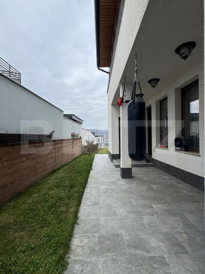 Duplex de inchiriat din septembrie, 5 camere, 2 terase, 3 parcari, VIVO