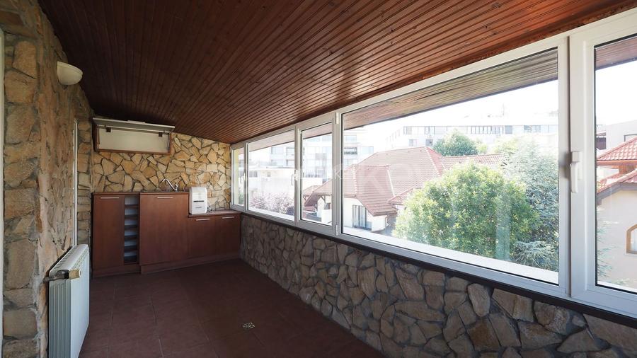 Vilă cu 7 camere, 5 bai | gradina 350mp, 2 garaje - 21