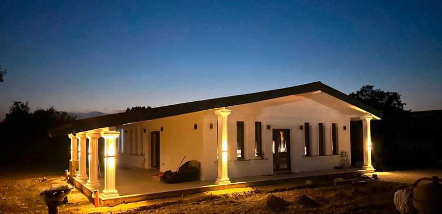 Persoana fizica - VÂND casa premium noua