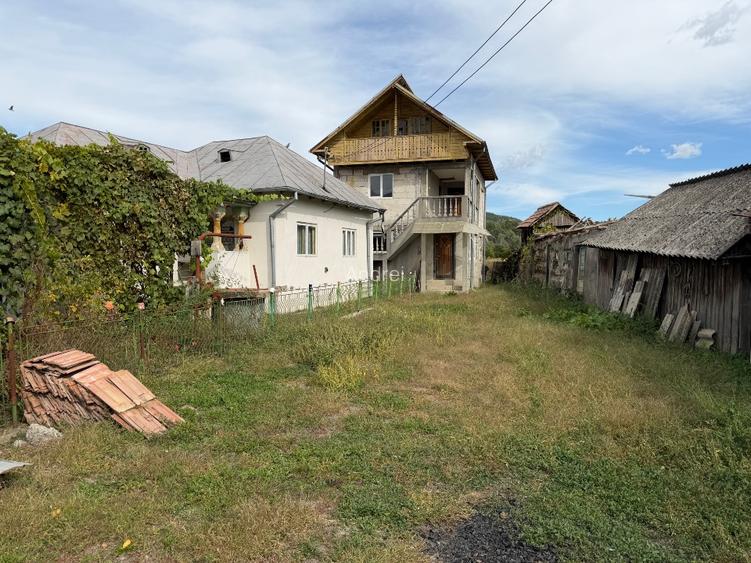 🏡 Casă de Vânzare + Teren Generos de 2.276 mp  - 2