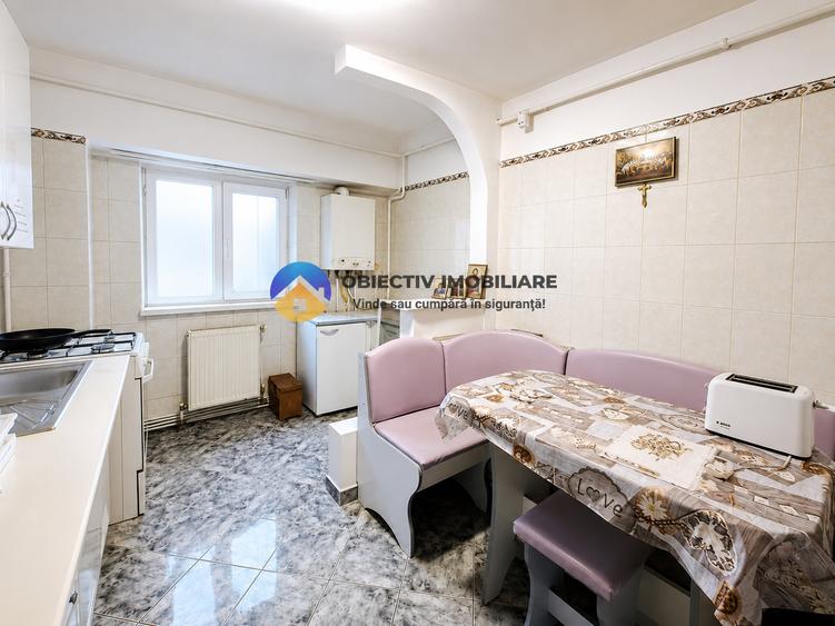 Apartament 3 camere 87 MP/2 băi/2 balcoane.
