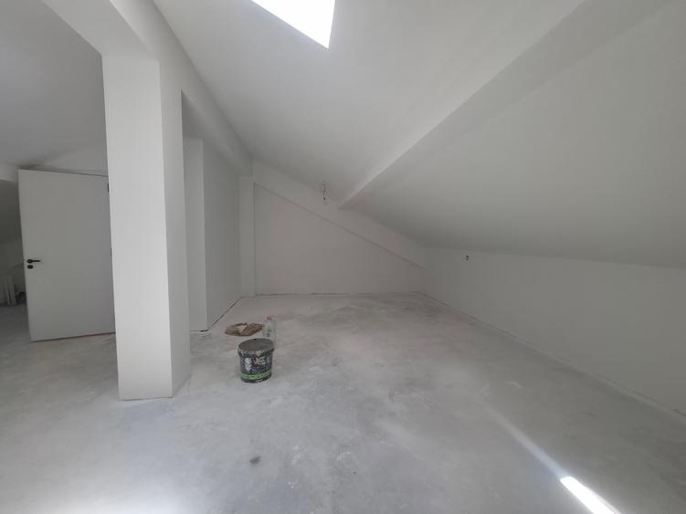 Vilă modernă de mijloc, finalizată la cheie | P+E+M | Curte proprie 130 mp