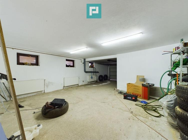 Vilă spațioasă cu 8 camere, Grădiște