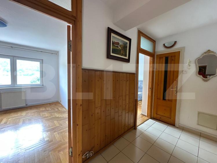 Apartament 4 camere, 100 mp, 2 parcări + 2 boxe, etaj 1, zona Noua - Brașov