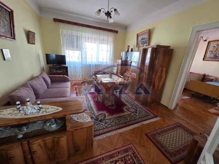 Apartament 3 camere, Centrul Vechi, Str. Teatrului, etaj 2/2, comision 0 - 10