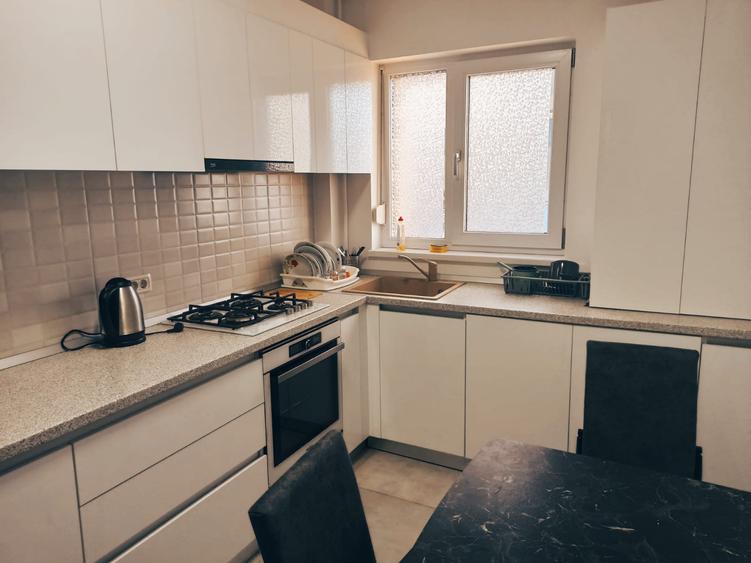 2 camere CENTRAL / Mun. Pitești , mobilat/ utilat , finisaje moderne!