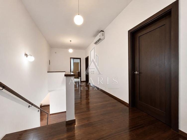 Casa individuala cu 4 camere, piscina, in Dumbravita