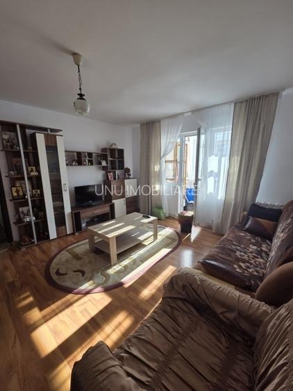 Etaj 3 - Apartament 3 camere - model spatios - Alexandru - Zimbru - 3