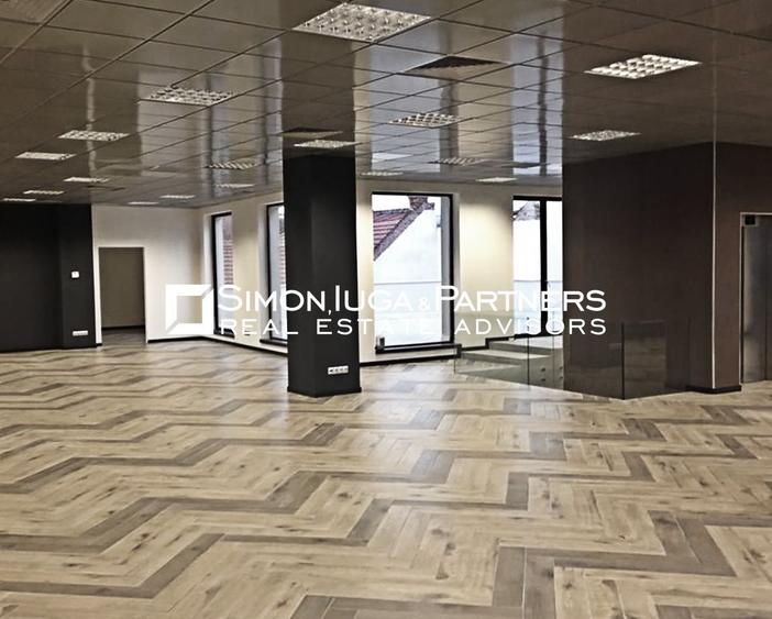 Birouri ultracentral cu restaurant la parter