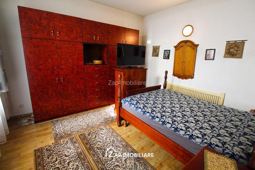 Unirii - Casa Zona Romcab -  400mp - 1259 mp teren - Garaj dublu - piscina - 20