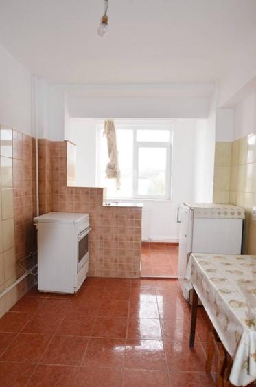Apartament 2 camere Podu Ros, etaj intermediar, mutare imediata