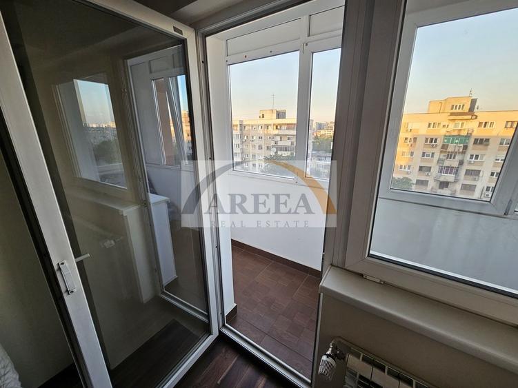 De vanzare - elegant, renovat complet - 3 camere la Calea Vacaresti