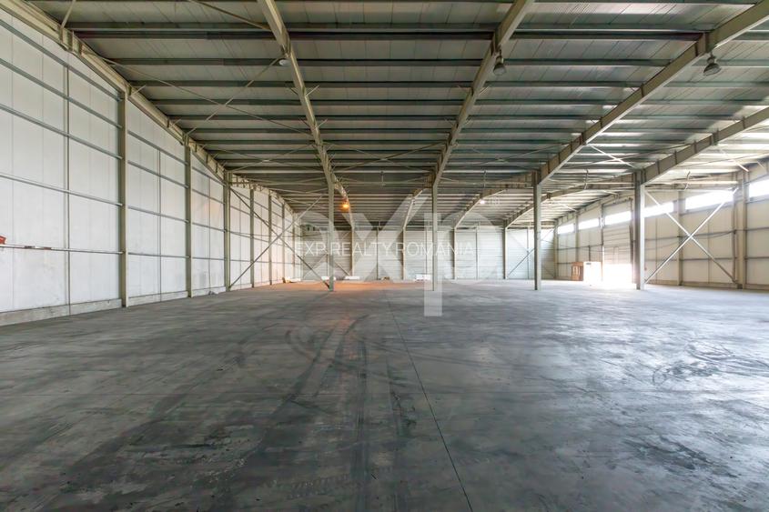 DE ÎNCHIRIAT | Ansamblu industrial 2 hale 4.400 mp | Calea Moinești - 11