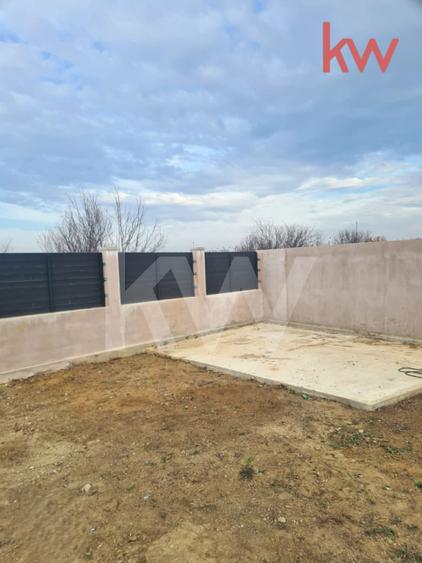 Casă parter, construcție solidă, teren generos – Cârcea, zona Metro