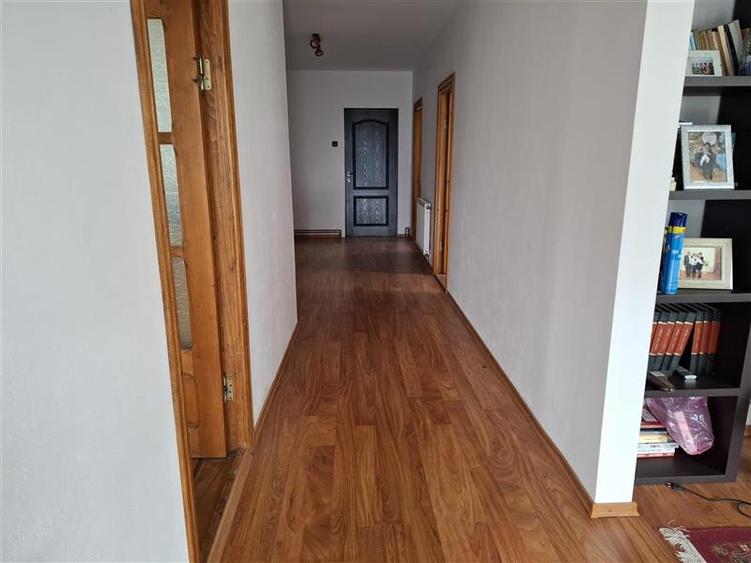 Casa Petresti, parter, s.c. 126 mp, cu teren 1250 mp